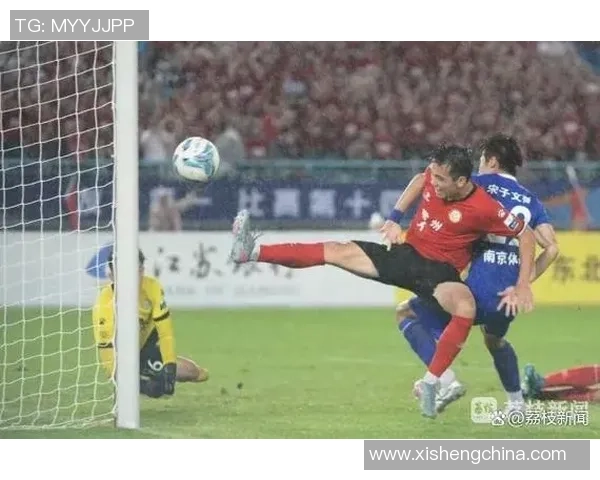 南京足球队拼搏历程回顾全国锦标赛特别报道展现奋斗精神与团队力量