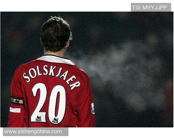 足球明星眼镜盒的时尚魅力与实用性完美结合，展现个性与品位的必备单品